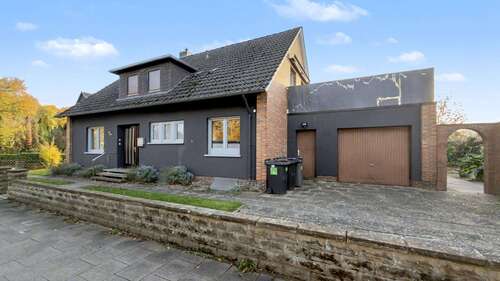 Foto - Haus zum Kaufen in Nienburg 434.000,00 € 237 m²