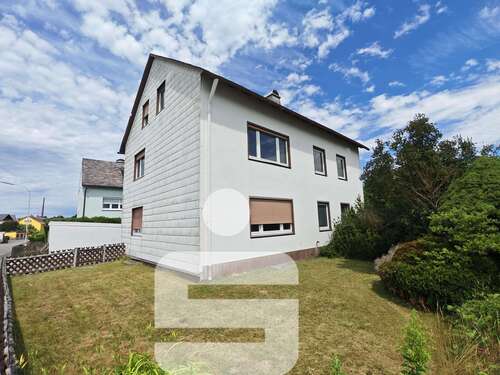 Foto - Haus zum Kaufen in Helmbrechts 130.000,00 € 255 m²