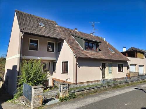 Foto - Haus zum Kaufen in Haßfurt 275.000,00 € 220 m²