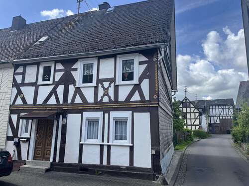 Foto - Haus zum Kaufen in Burbach 69.000,00 € 99 m²