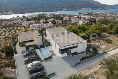 Foto - Grundstück zu verkaufen in Šibenik - Okolica 330.000,00 € 1797 m²