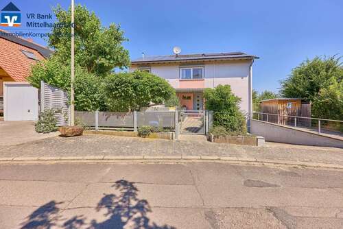 Foto - Haus zum Kaufen in Bobenheim am Berg 695.000,00 € 230 m²