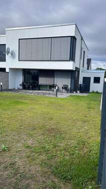 Foto - Haus zum Mieten in Rötha 2.190,00 € 165 m²