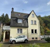 Haus zum Mieten in Idar-Oberstein Tiefenstein 950,00 € 168 m² - Idar-Oberstein / Tiefenstein