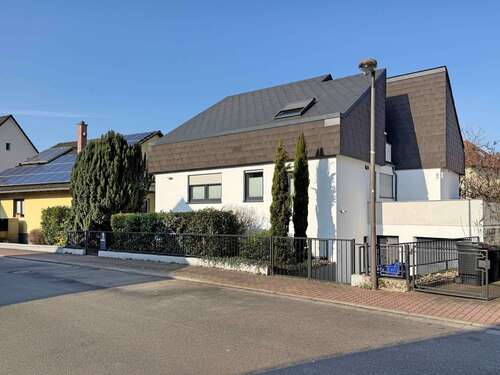 Foto - Haus zum Kaufen in Hockenheim 825.000,00 € 233 m²