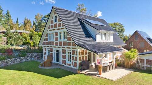 Foto - Haus zum Kaufen in Bendestorf 1.095.000,00 € 192 m²