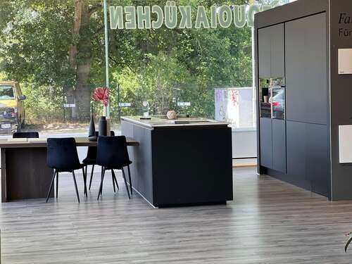 Foto - Einzelhandel in Frankfurt am Main 2.268,00 € 189 m²