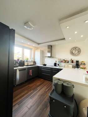 Foto - Haus zum Kaufen in Neu-Anspach 750.000,00 € 151 m²