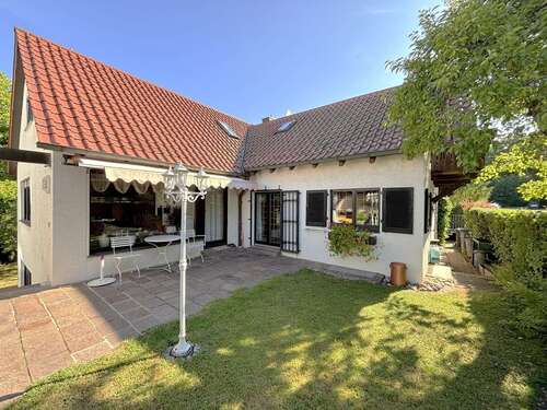 Foto - Haus zum Kaufen in Böblingen 780.000,00 € 196.5 m²