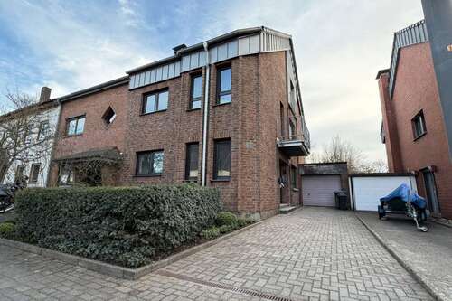 Foto - Haus zum Mieten in Langenfeld 3.199,00 € 185 m²