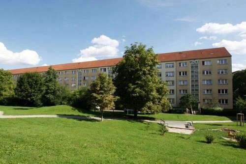 Foto - Wohnung zum Mieten in Plauen 331,68 € 58.19 m²
