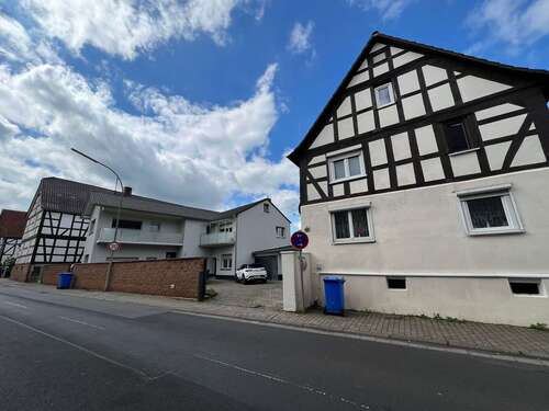 Foto - Haus zum Kaufen in Hasselroth-Niedermittlau 499.000,00 € 345 m²