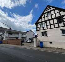 Haus zum Kaufen in Hasselroth-Niedermittlau 499.000,00 € 345 m²