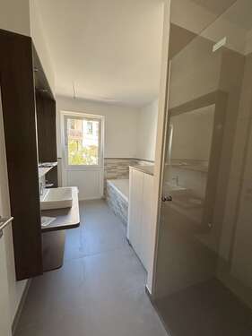 Foto - Wohnung zum Mieten in Halle 844,00 € 63.45 m²