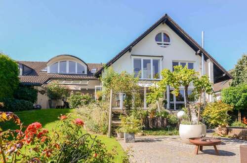 Foto - Haus zum Kaufen in Leverkusen 1.395.000,00 € 345 m²