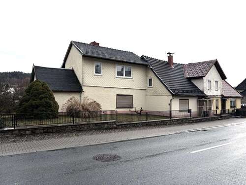 Foto - Haus zum Kaufen in Neuhaus-Schierschnitz 115.000,00 € 150 m²