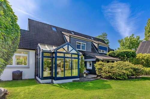 Foto - Haus zum Kaufen in Wedel 1.325.000,00 € 234 m²