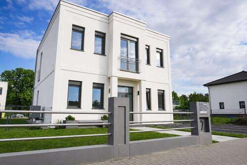 Foto - Haus zum Kaufen in Ludwigsfelde 795.000,00 € 140 m²