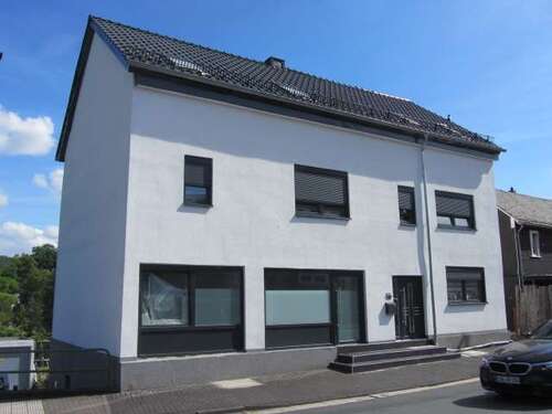 Foto - Haus zum Kaufen in Burbach Wahlbach 240.000,00 € 198 m²