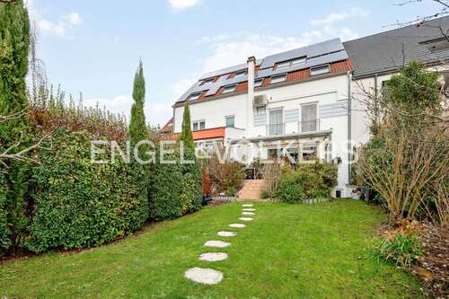 Foto - Haus zum Mieten in Hockenheim 2.500,00 € 220 m²