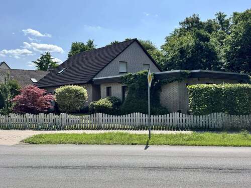 Foto - Haus zum Kaufen in Burgwedel 598.000,00 € 305 m²