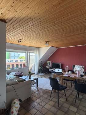 Foto - Wohnung zum Mieten in Düsseldorf 900,00 € 77 m²
