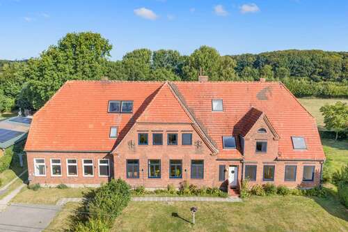 Foto - Haus zum Kaufen in Ahneby 890.000,00 € 484.87 m²