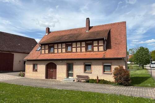 Foto - Haus zum Kaufen in Feuchtwangen 269.000,00 € 181 m²