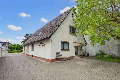 Foto - Haus zum Kaufen in Stutensee Friedrichstal 345.000,00 € 183.82 m²