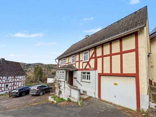 Foto - Haus zum Kaufen in Hatzfeld 89.900,00 € 130.63 m²