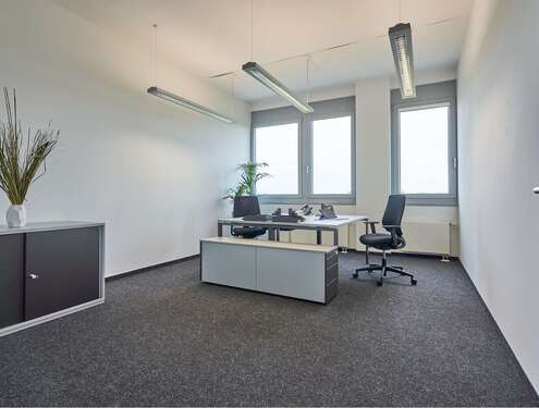 Foto - Büro in Neu-Isenburg 2.142,00 € 329 m²