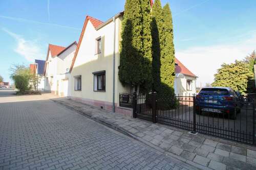 Foto - Haus zum Kaufen in Hecklingen 145.000,00 € 110.15 m²