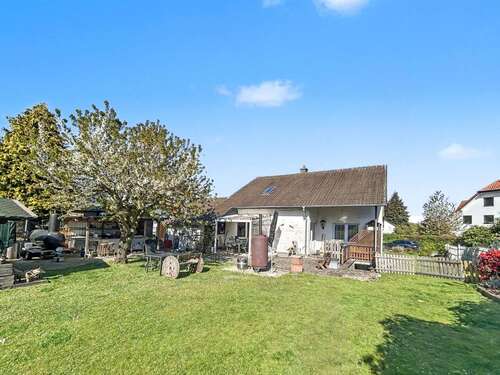 Foto - Haus zum Kaufen in Hüllhorst 335.000,00 € 148 m²