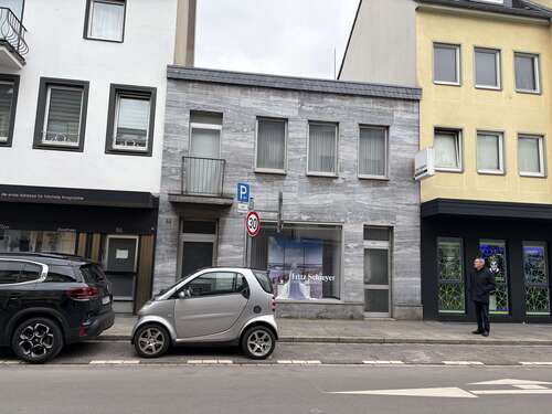 Foto - Haus zum Kaufen in Krefeld 170.000,00 € 135 m²
