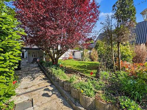 Foto - Haus zum Kaufen in Düren 345.000,00 € 280.14 m²