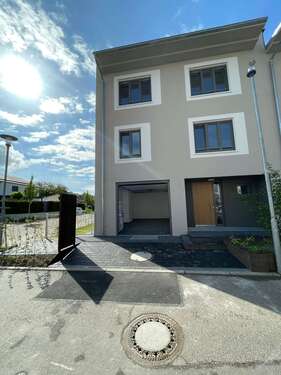 Foto - Haus zum Mieten in Pfinztal 2.195,00 € 207.81 m²
