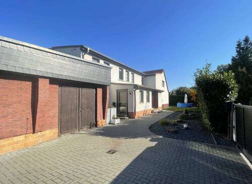 Foto - Haus zum Kaufen in Bitterfeld-Wolfen Greppin 199.900,00 € 130 m²