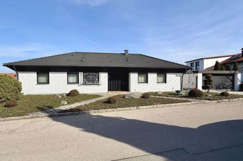 Foto - Haus zum Kaufen in Oberboihingen 699.000,00 € 163 m²