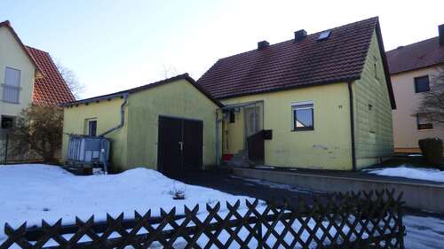 Foto - Haus zum Kaufen in Burgsalach 269.000,00 € 87.3 m²