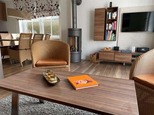 Foto - Haus zum Kaufen in Butjadingen - Burhave 320.000,00 € 86 m²