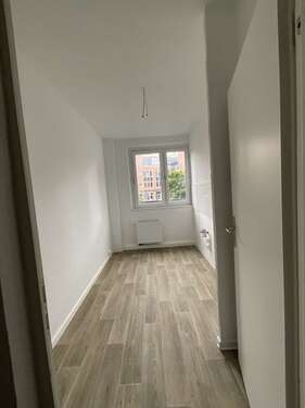 Foto - Wohnung zum Mieten in Halle 341,00 € 52.78 m²