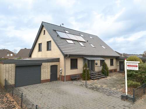 Foto - Haus zum Kaufen in Hohenlockstedt 579.000,00 € 258 m²