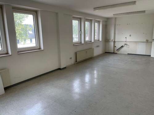 Foto - Büro in Krefeld 2.580,00 € 516 m²