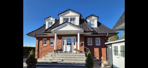 Foto - Haus zum Kaufen in Rellingen 1.599.000,00 € 260 m²