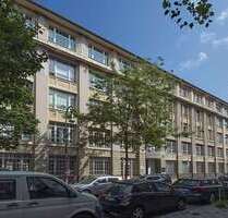 Büro in Berlin 12.541,00 € 298 m²