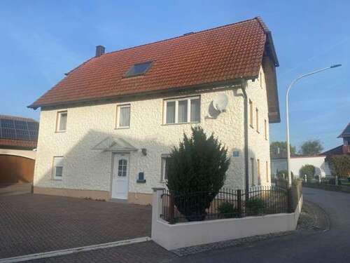 Foto - Haus zum Kaufen in Abensberg Pullach 290.000,00 € 125 m²