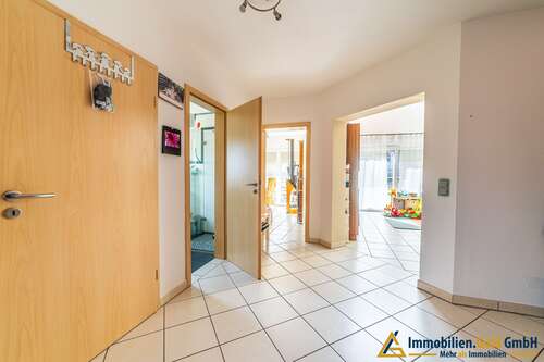 Foto - Haus zum Kaufen in Altmannstein-Neuenhinzenhausen 509.900,00 € 181.72 m²