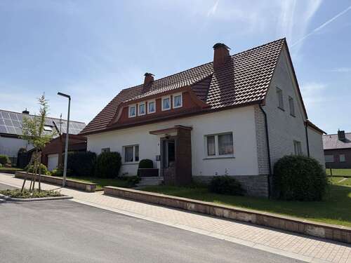 Foto - Haus zum Kaufen in Borgentreich Bühne 245.000,00 € 218 m²