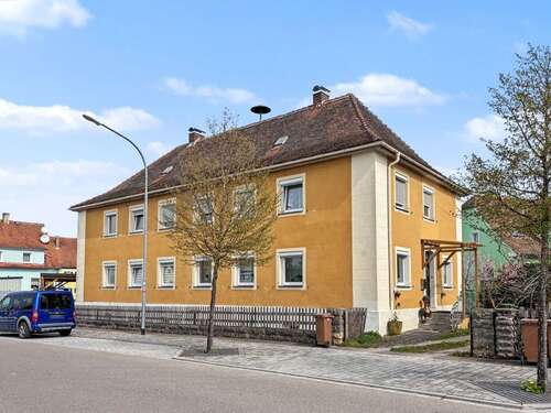 Foto - Haus zum Kaufen in Feuchtwangen 549.000,00 € 296.27 m²