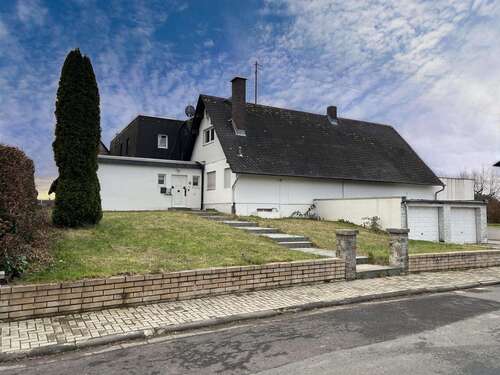 Foto - Haus zum Kaufen in Hirzenhain 360.000,00 € 396.27 m²
